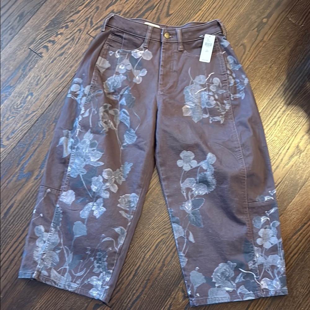NWT Floral Brown Barrel Jeans